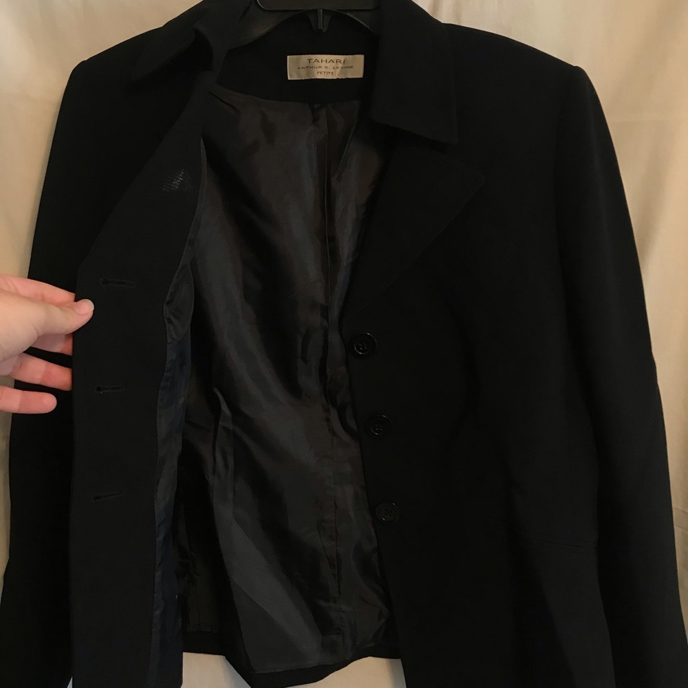Tahari blazer - Picture 2 of 4